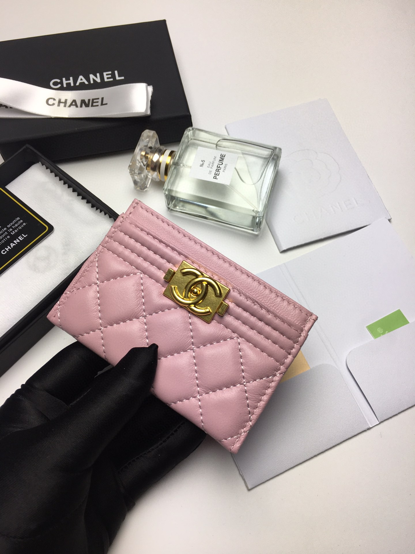 芸能人愛用Chanel シャネル 実物の写真 N品スーパーコピー財布代引き対応国内発送後払い安全必ず届く優良サイト